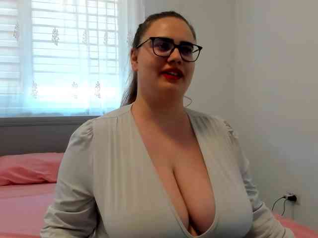 amiravyxen Live Webcam on BongaCams