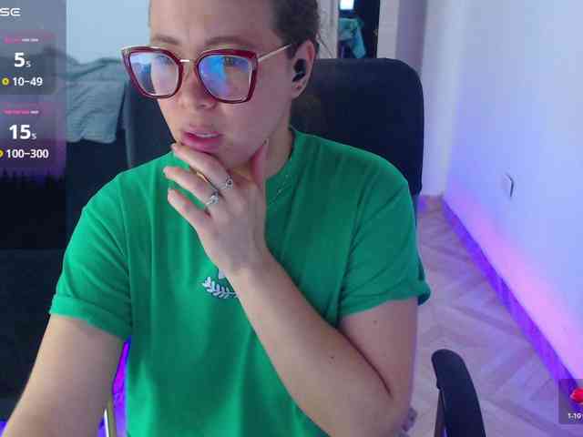 SharonAGT webcam