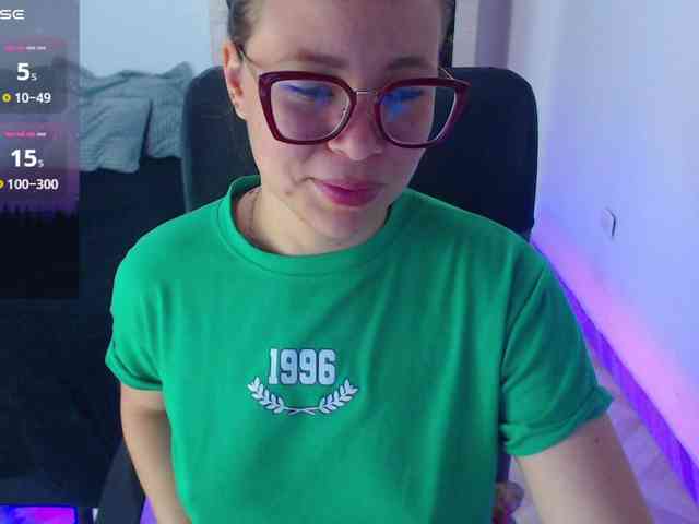 SharonAGT webcam