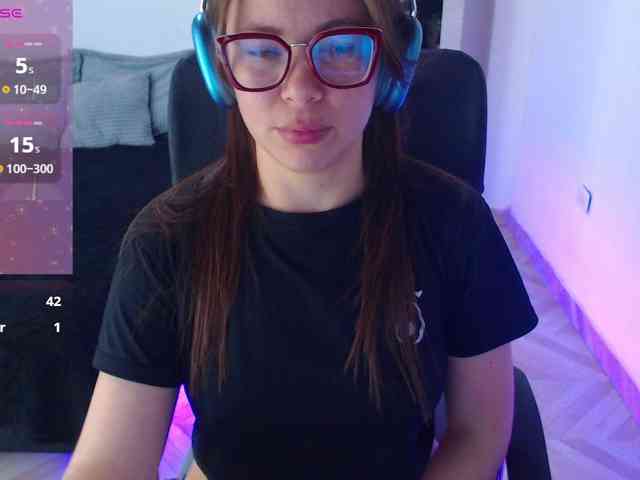 SharonAGT webcam