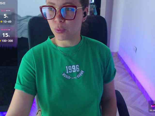 SharonAGT webcam