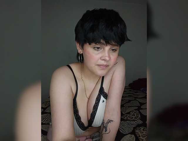 Nucitaa-14 live cam on BongaCams
