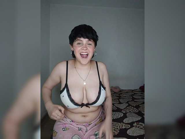 Nucitaa-14 live cam on BongaCams