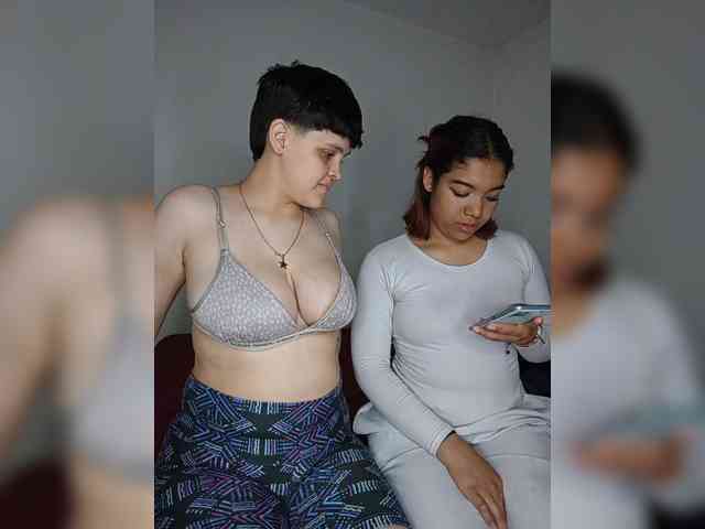 Nucitaa-14 live couple cam on bongacams