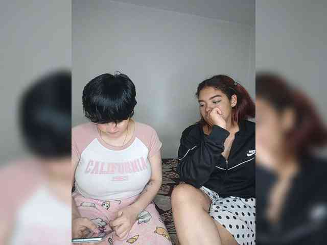 Nucitaa-14 live couple cam on bongacams