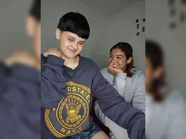 Nucitaa-14 live couple cam on bongacams