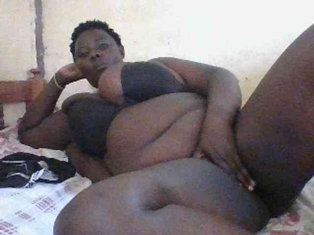 ebony-sandy webcam