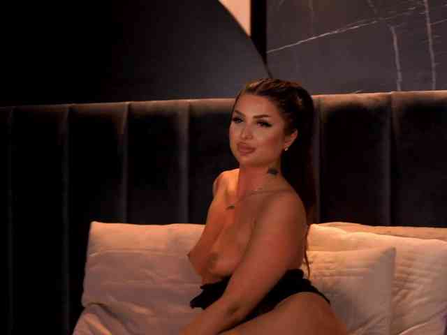 KylieKroft Live Webcam on BongaCams