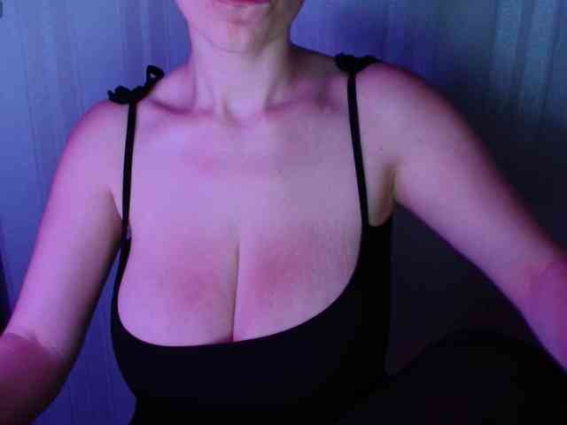 ChloeMelons webcam