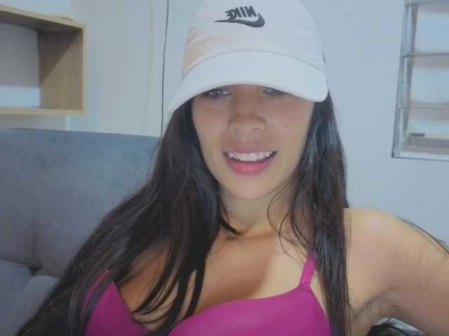 Katelunda live cam on BongaCams