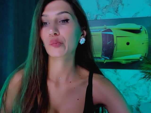 Mollyinyourmind live cam on BongaCams