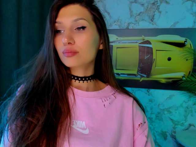 Mollyinyourmind live cam on BongaCams