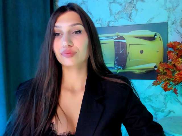 Mollyinyourmind live cam on BongaCams