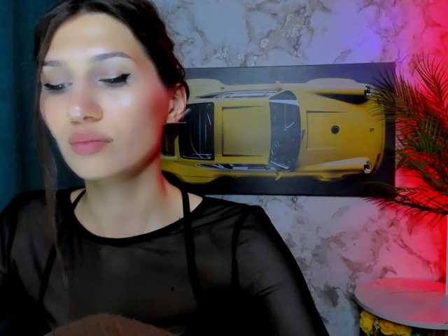 Mollyinyourmind live cam on BongaCams