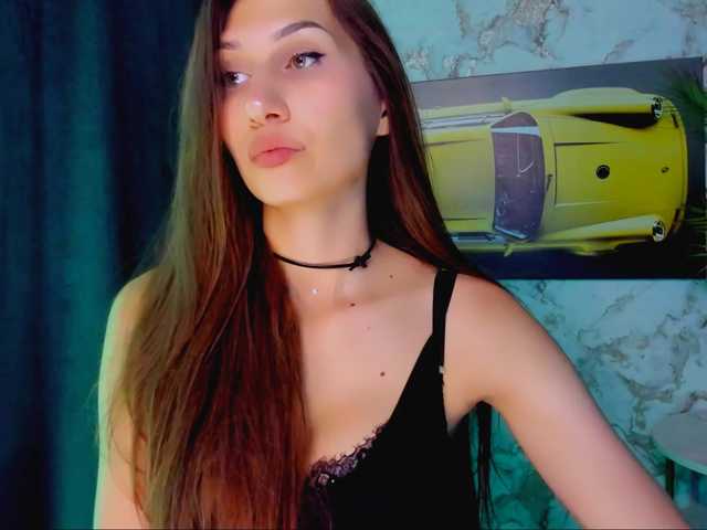 Mollyinyourmind live cam on BongaCams