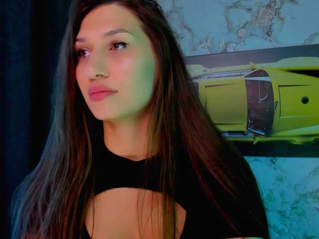 Mollyinyourmind live cam on BongaCams