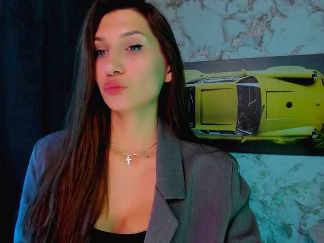 Mollyinyourmind live cam on BongaCams