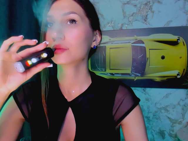 Mollyinyourmind live cam on BongaCams