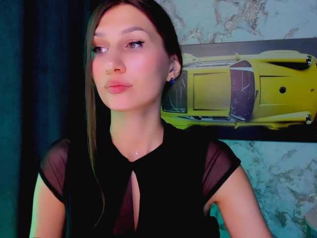 Mollyinyourmind live cam on BongaCams