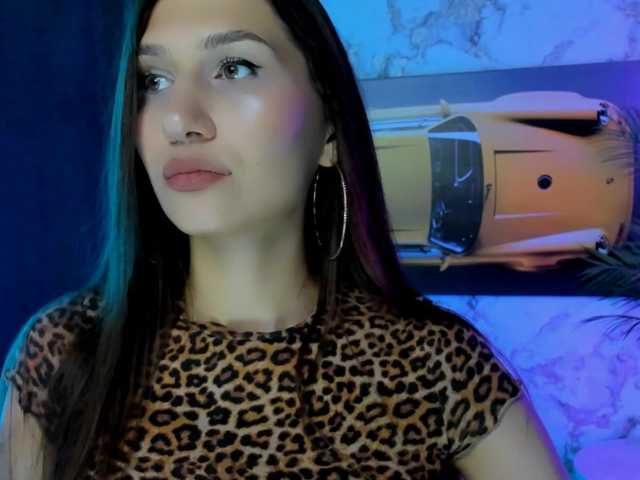 Mollyinyourmind live cam on BongaCams