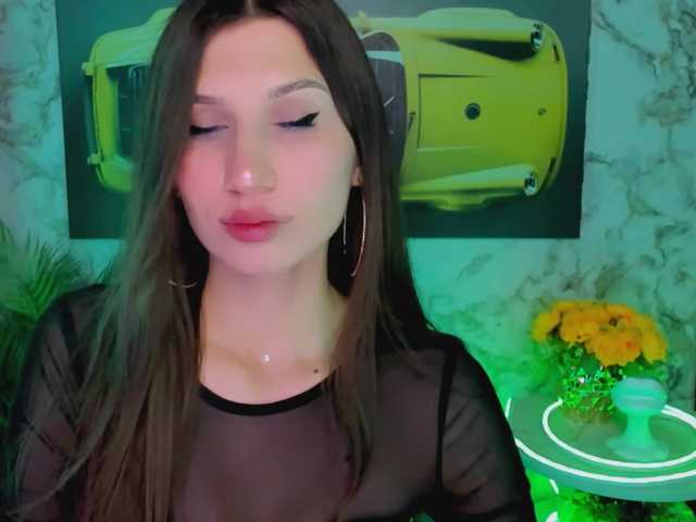 Mollyinyourmind's BongaCams show and profile