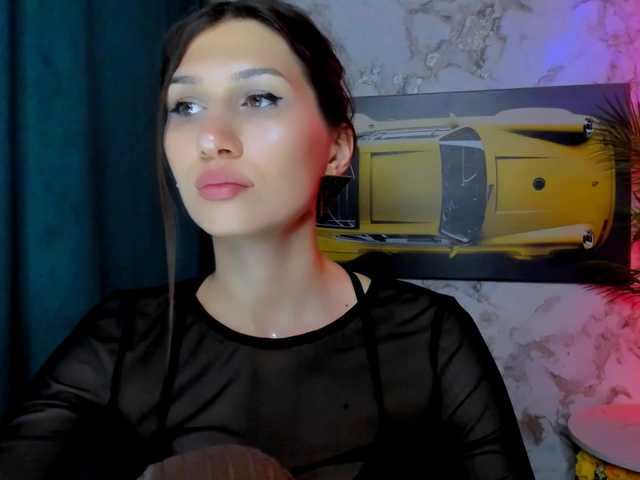 Mollyinyourmind live cam on BongaCams