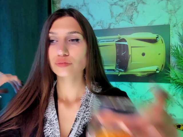 Mollyinyourmind live cam preview