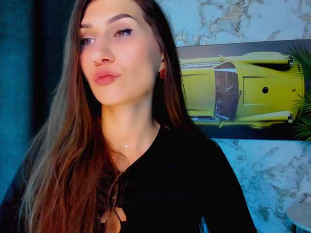 Mollyinyourmind live cam on BongaCams