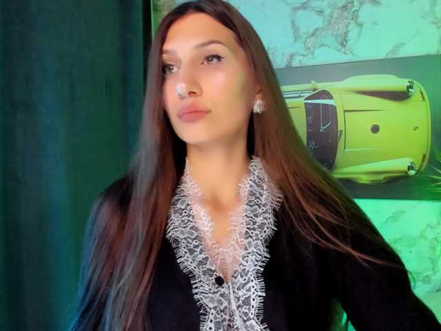 Mollyinyourmind live cam preview