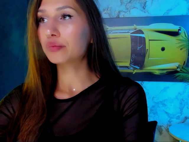 Mollyinyourmind live cam on BongaCams