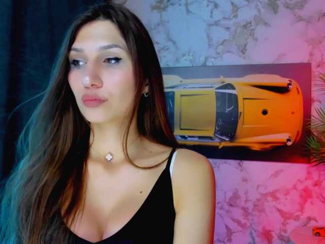 Mollyinyourmind live cam on BongaCams