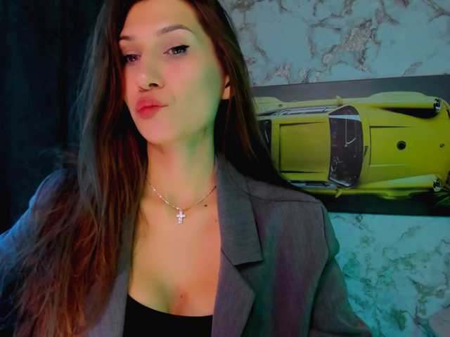Mollyinyourmind live cam on BongaCams