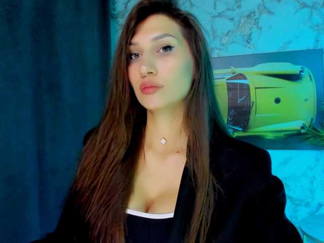 Mollyinyourmind live cam on BongaCams