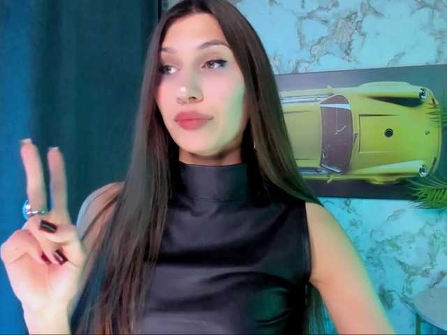 Mollyinyourmind live cam on BongaCams