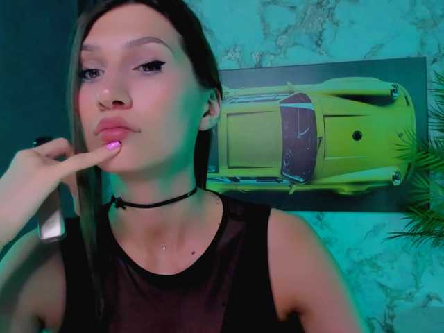Mollyinyourmind live cam on BongaCams