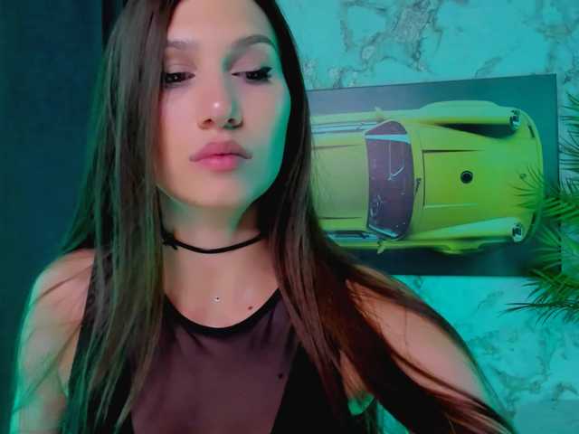 Mollyinyourmind live cam on BongaCams