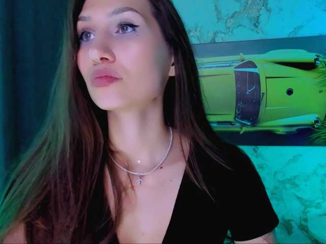 Mollyinyourmind live cam on BongaCams