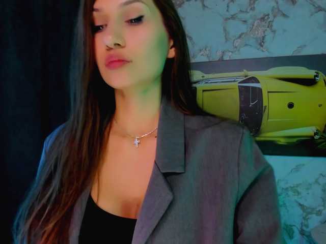 Mollyinyourmind live cam on BongaCams