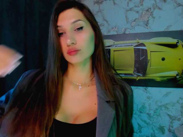 Mollyinyourmind live cam on BongaCams