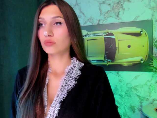 Mollyinyourmind live cam on BongaCams