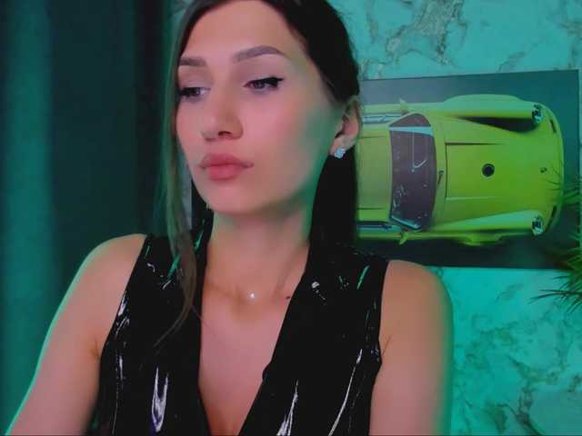 Mollyinyourmind live cam on BongaCams