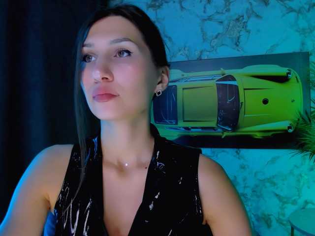 Mollyinyourmind live cam on BongaCams