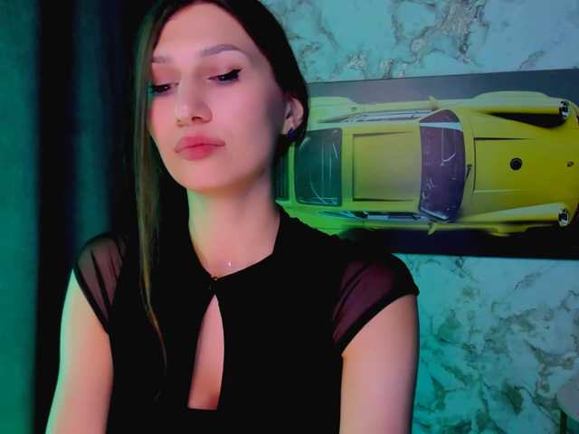 Mollyinyourmind live cam on BongaCams