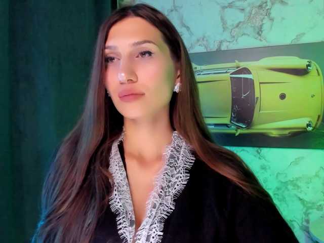 Mollyinyourmind, en vivo ahora en BongaCams