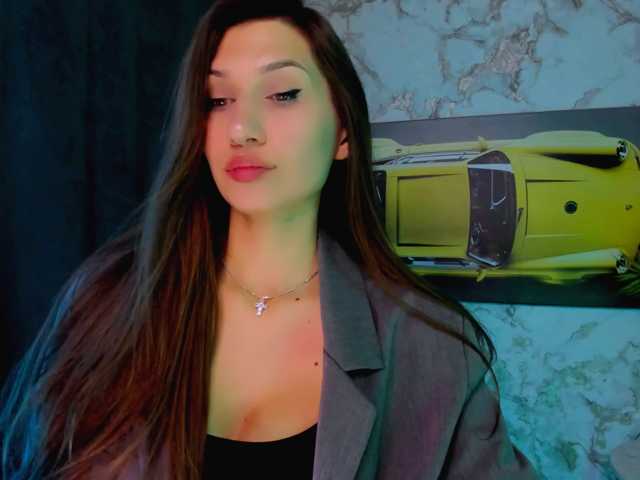 Mollyinyourmind live cam on BongaCams