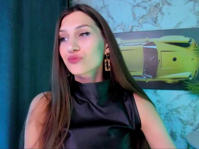 Mollyinyourmind live cam on BongaCams