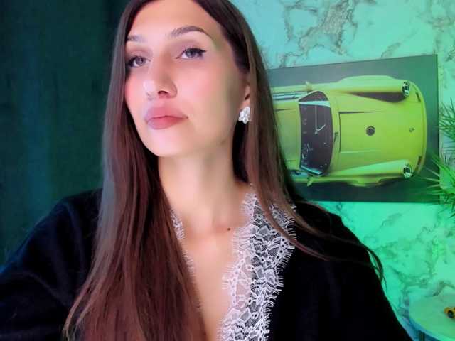 Mollyinyourmind, en vivo ahora en BongaCams