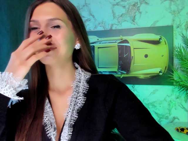Mollyinyourmind, en vivo ahora en BongaCams