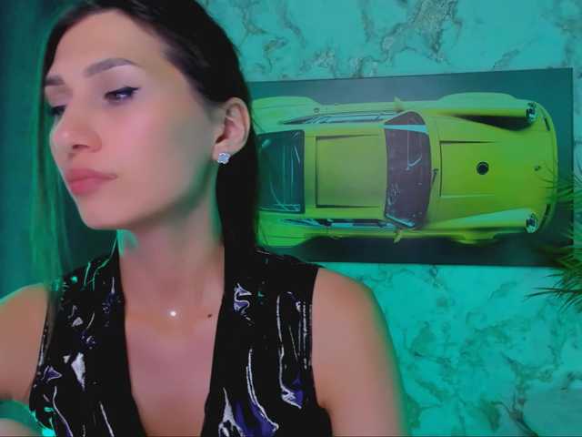 Mollyinyourmind live cam on BongaCams