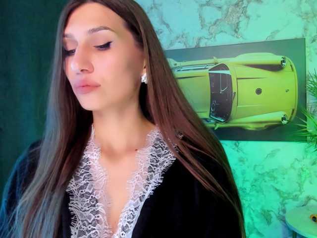Mollyinyourmind live cam on BongaCams